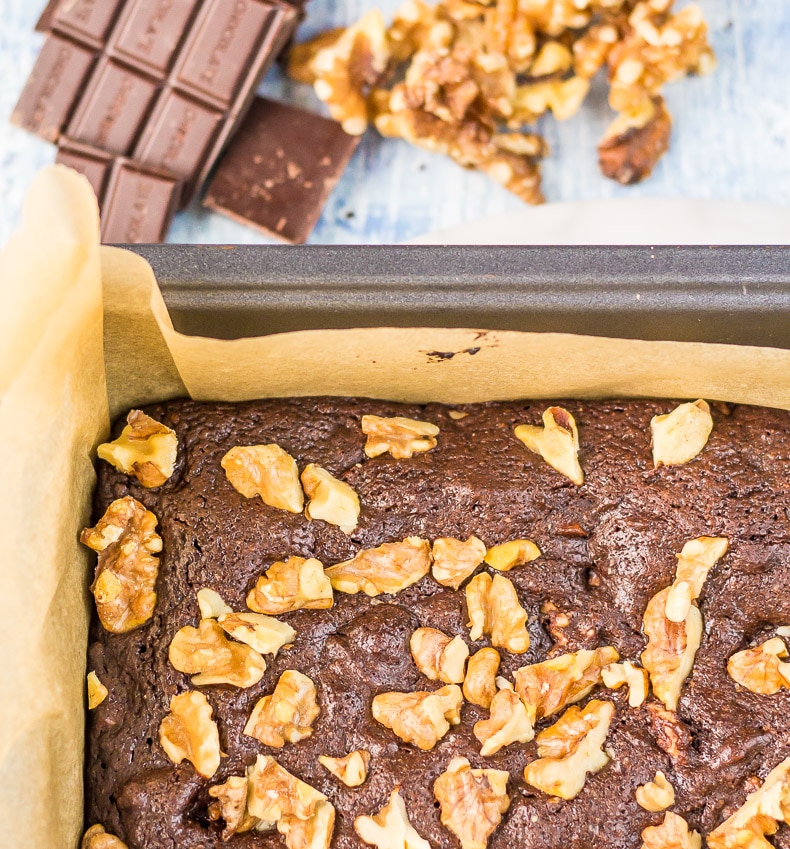 Cake-like Keto Brownies with walnuts are so so so good. Only 2g net carbs per brownie